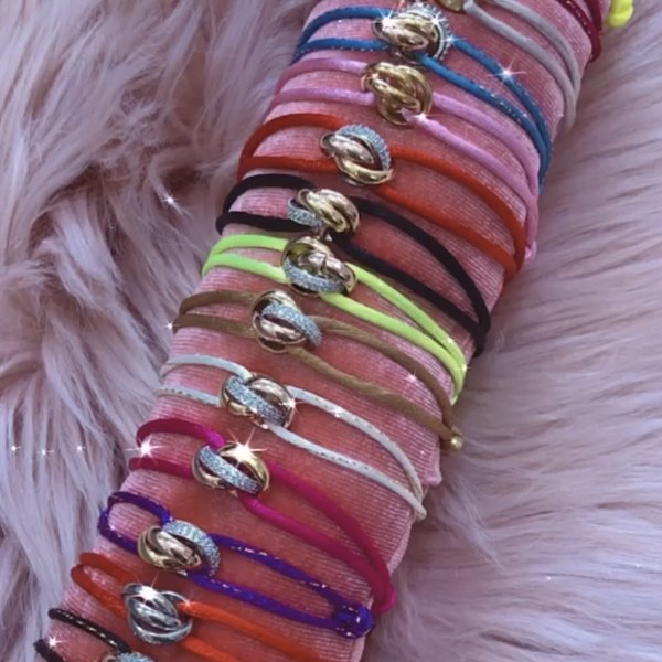 Diamond colour bracelet